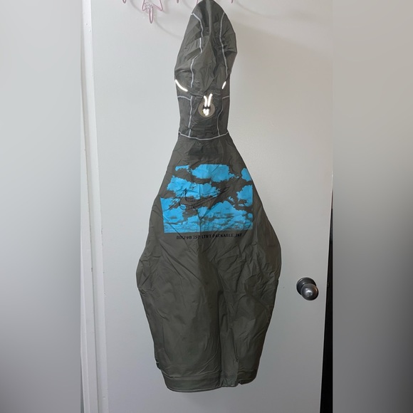 Nike L NRG iSPA Packable Jacket Light Army & Black - Picture 10 of 16